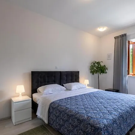 Casa Castel - Old Town House
